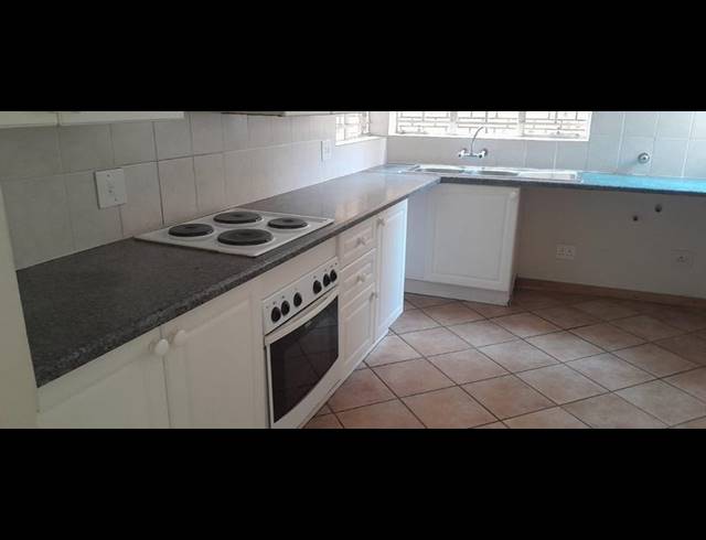 2 BEDROOM TOWNHOUSE FOR SALE IN MAGALIESKRUIN